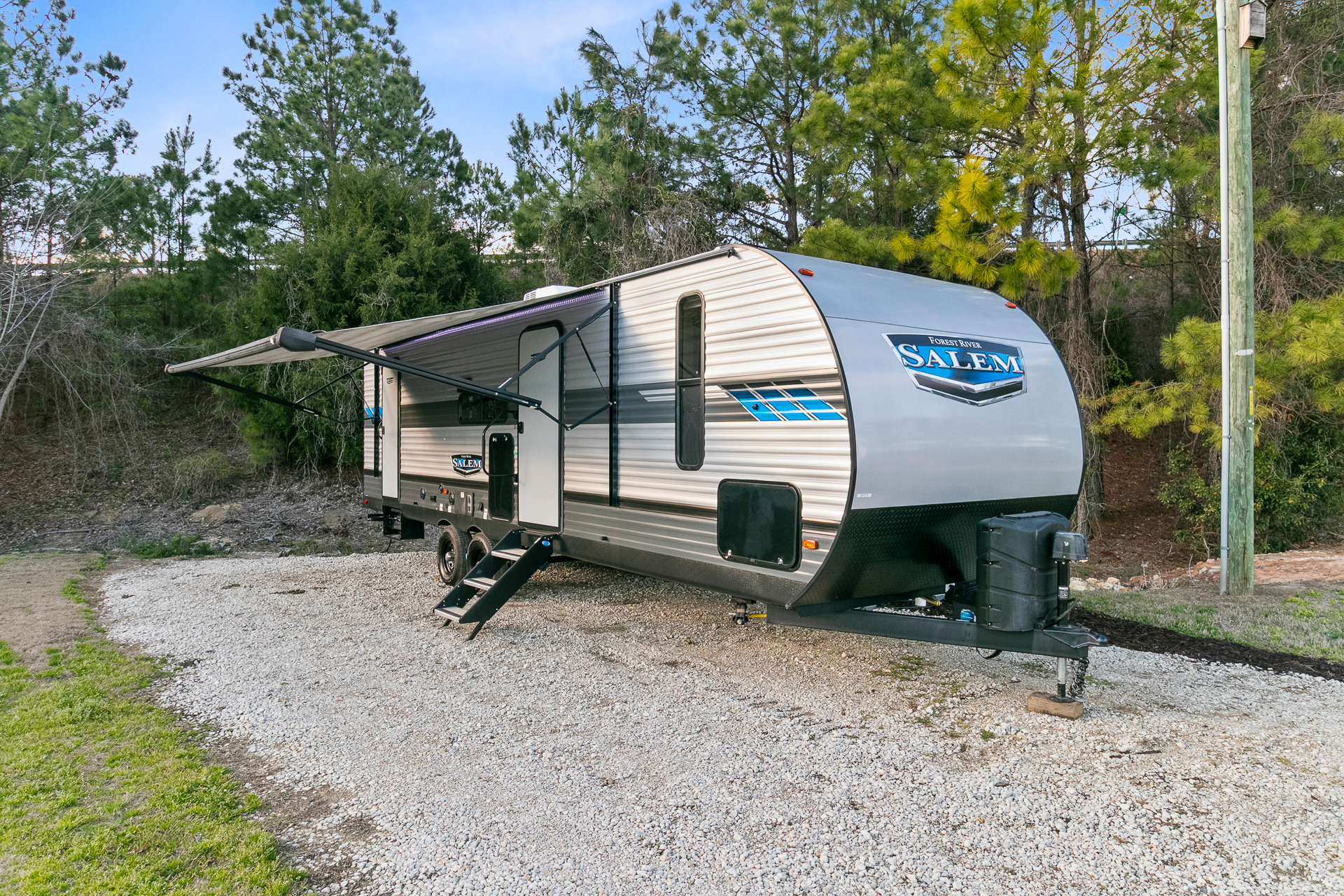 Cozy Camper on the Canal