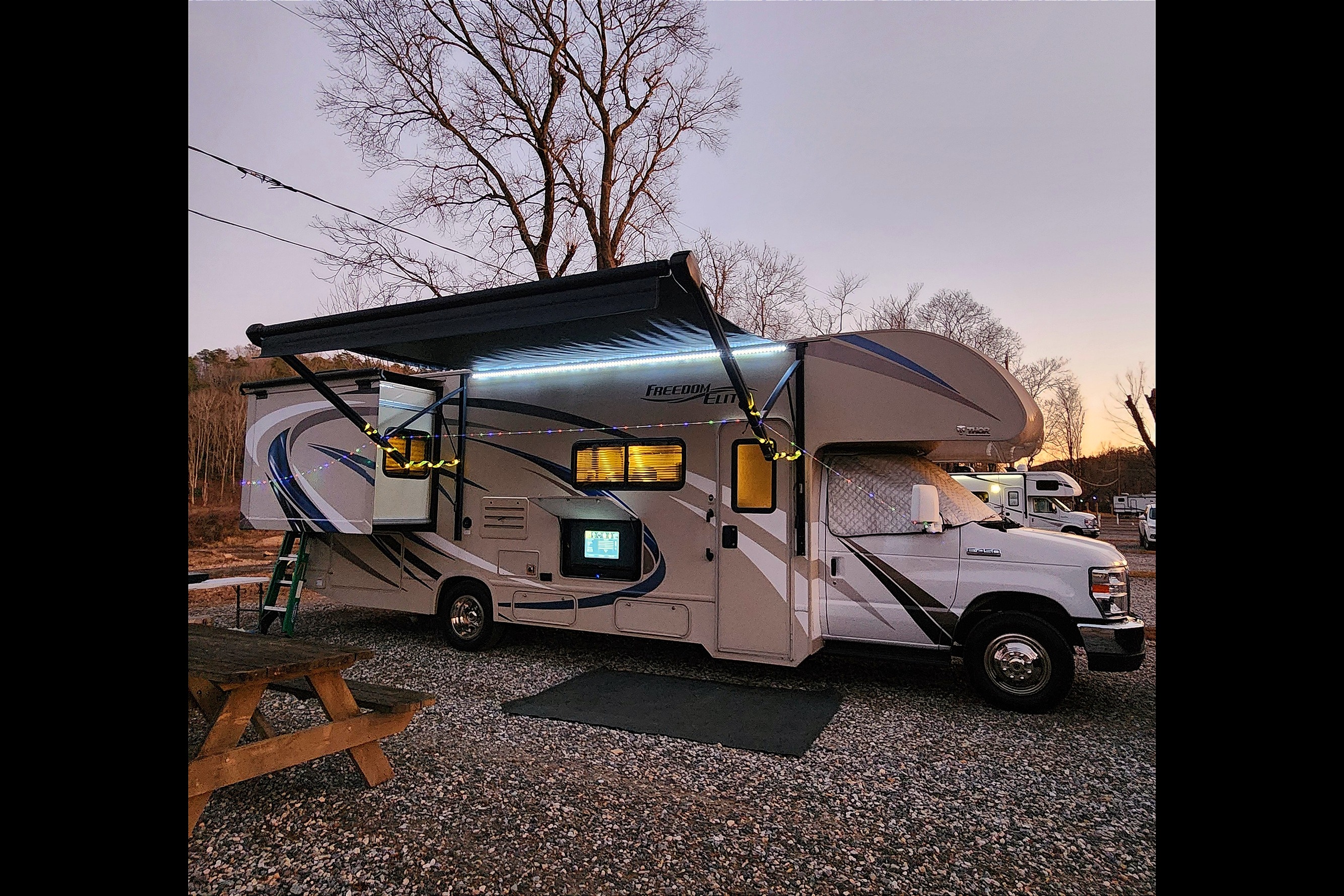 Tubros Clary Thor Motor Coach Freedom Elite Class C