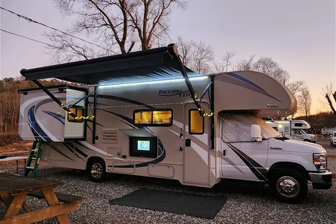 Tubros Clary Thor Motor Coach Freedom Elite Class C