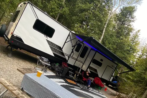 Dutchmen Kodiak Ultimate 3371 FLSL Travel Trailer