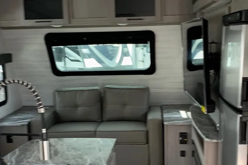 Dutchmen Kodiak Ultimate 3371 FLSL Travel Trailer