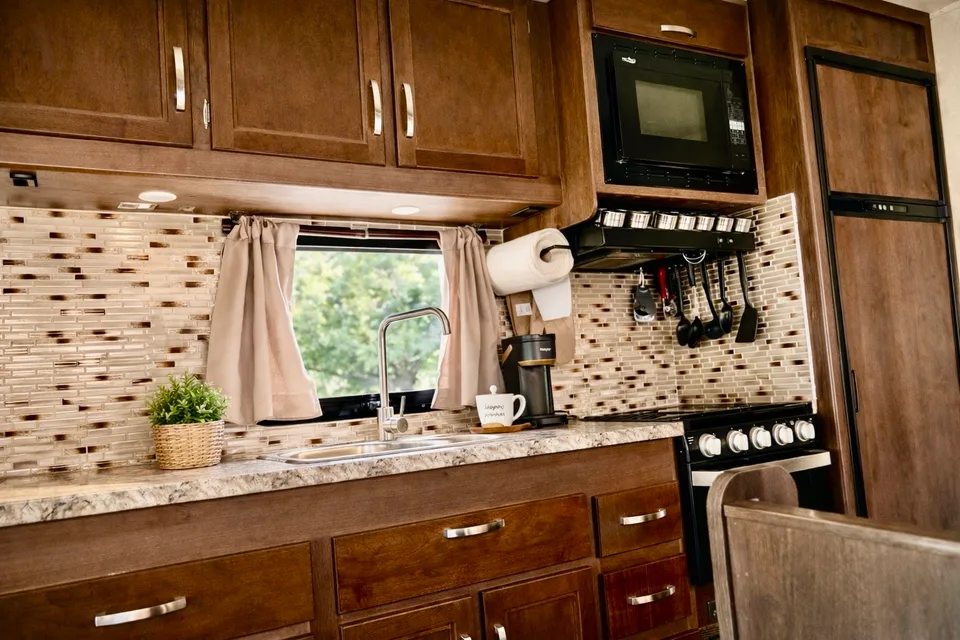 Shannon's Jayco Redhawk Class C