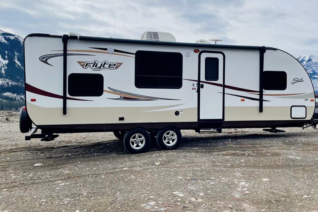 Shaun's Shasta Flyte 255rs Travel Trailer