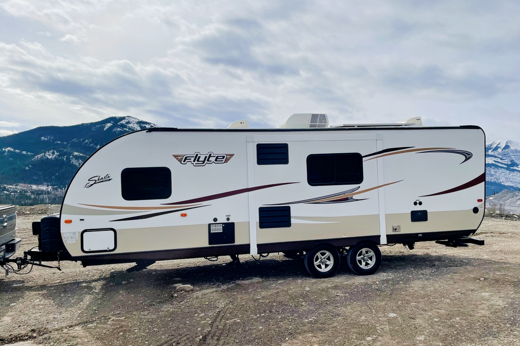 Shaun's Shasta Flyte 255rs Travel Trailer