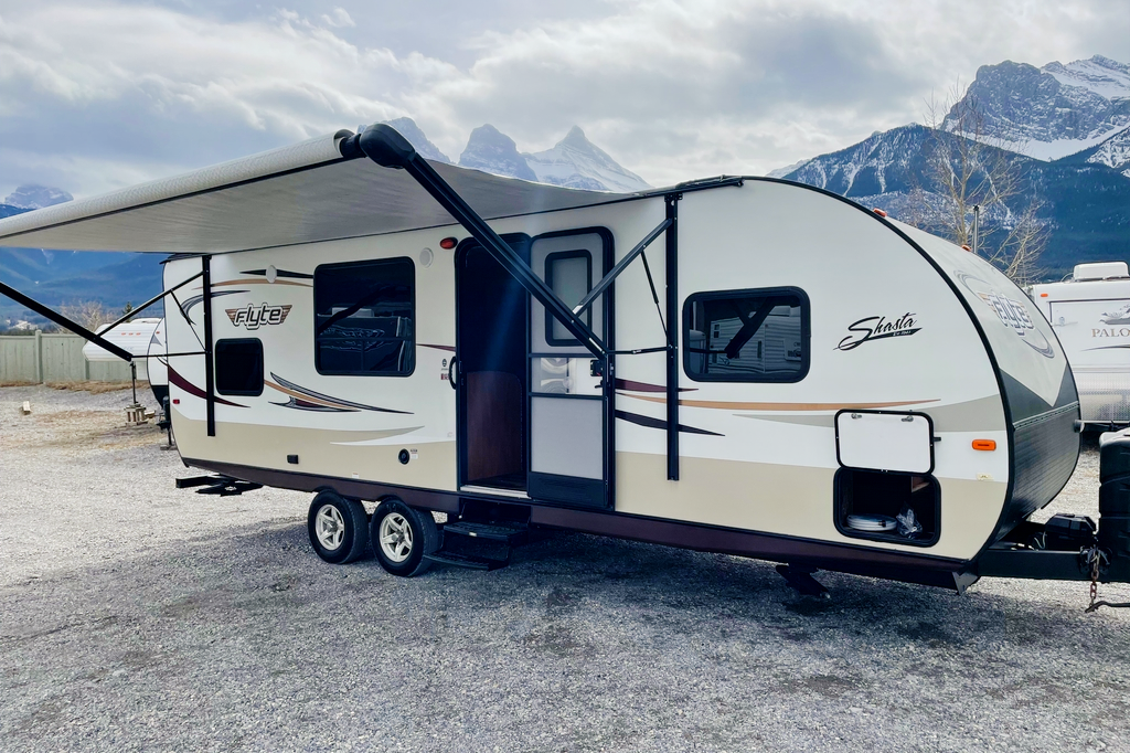 Shaun's Shasta Flyte 255rs Travel Trailer
