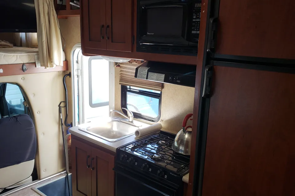 Ford E-450  Sunseekers 23'