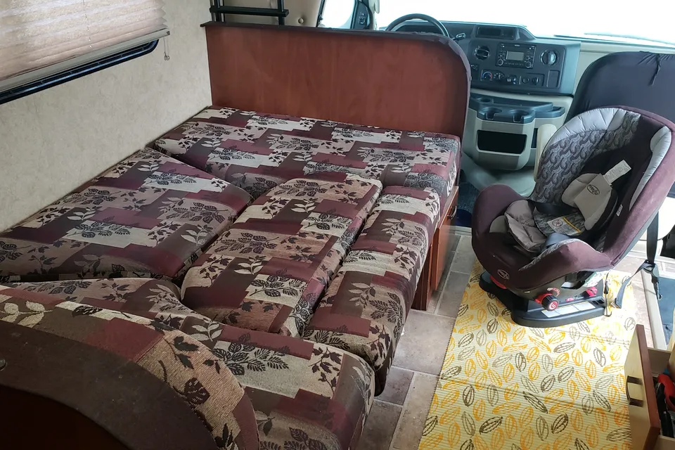 Ford E-450  Sunseekers 23'