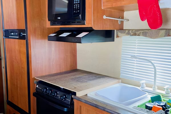 JT’s Comfy Family Friendly Travel Trailer