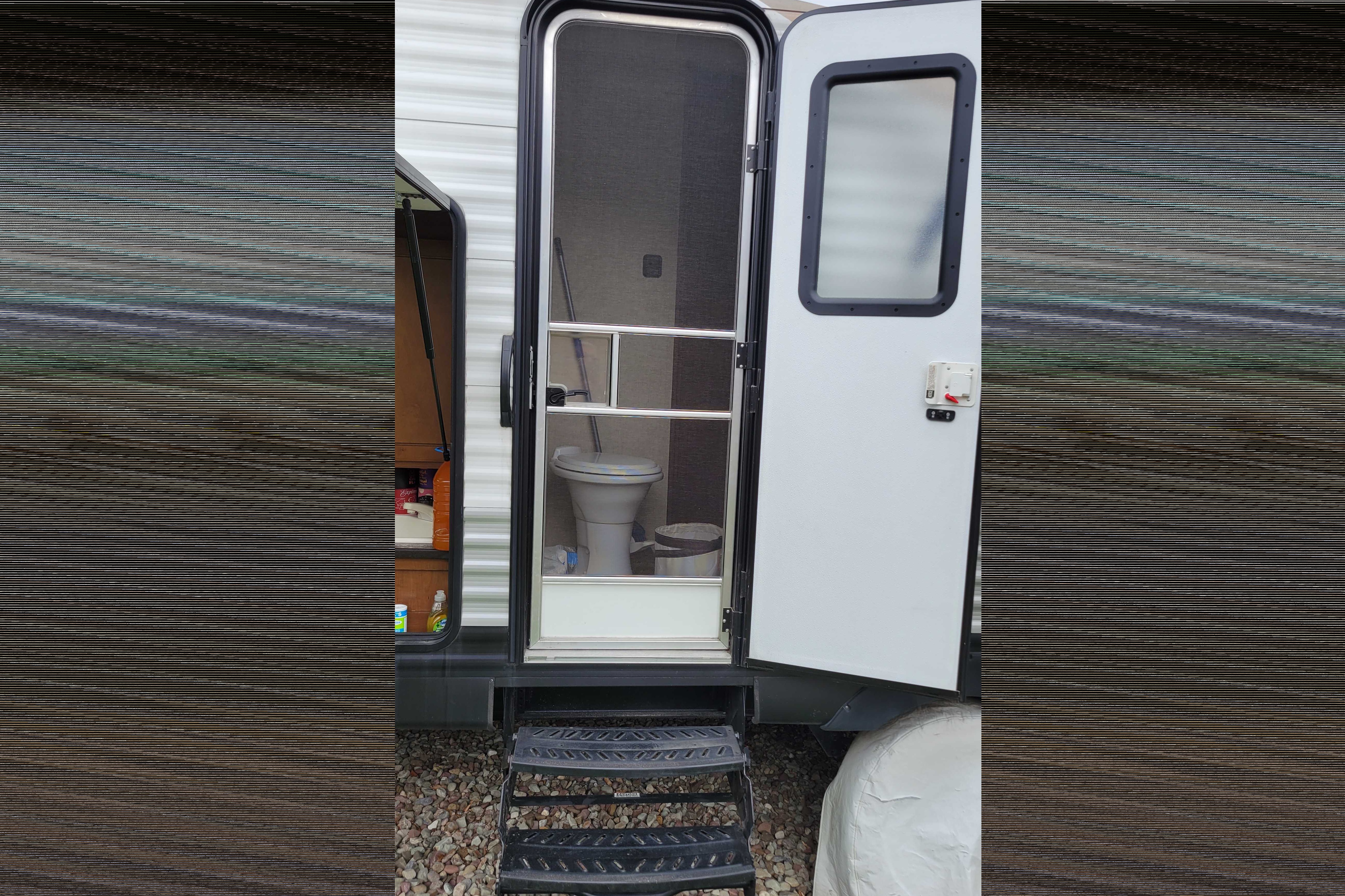 Michael 's Heartland Prowler 32BHS Travel Trailer