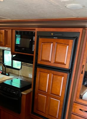 Surveyor Sport 26ft Triple bunks!