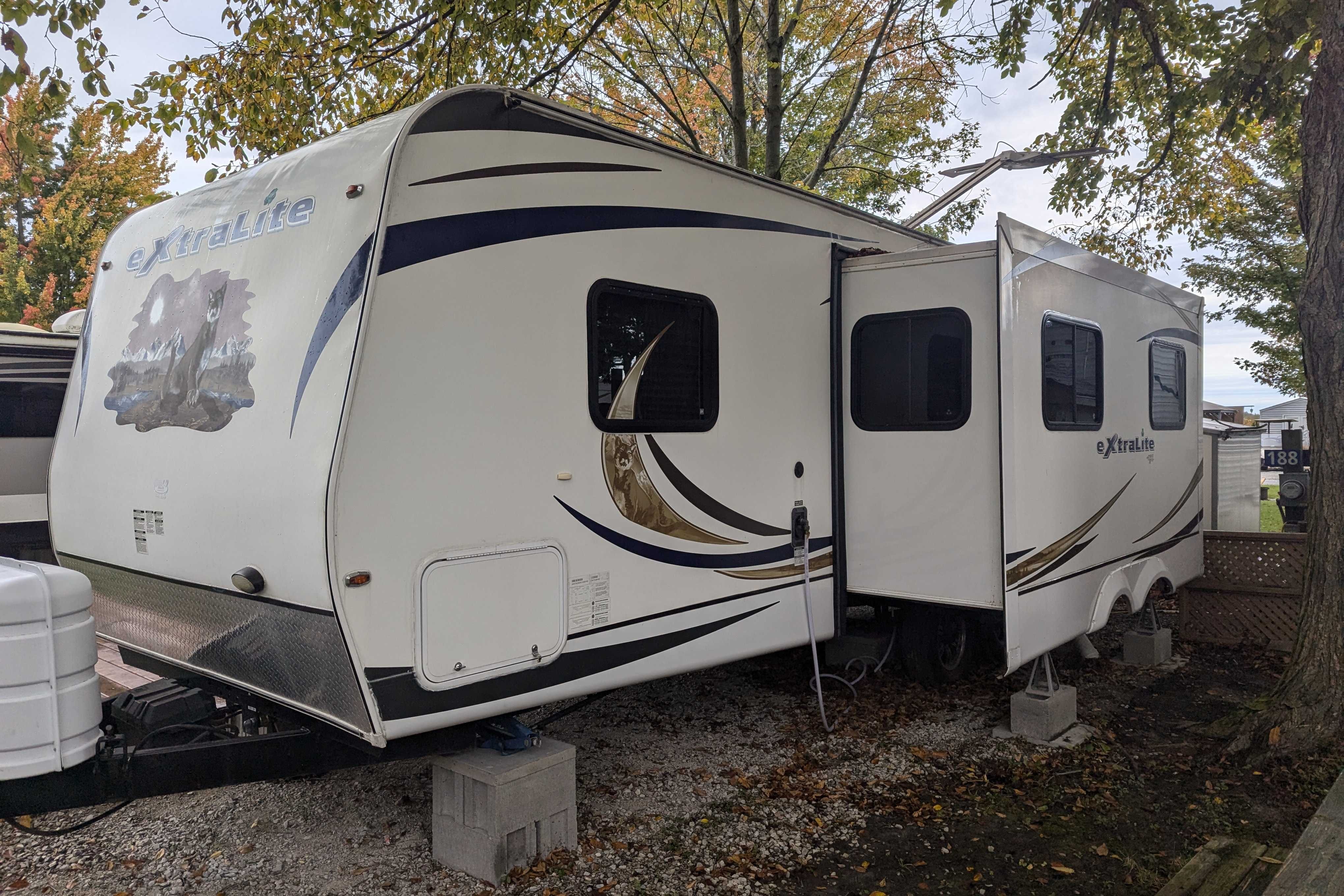 Pete's Forest River 26BHS Travel Trailer