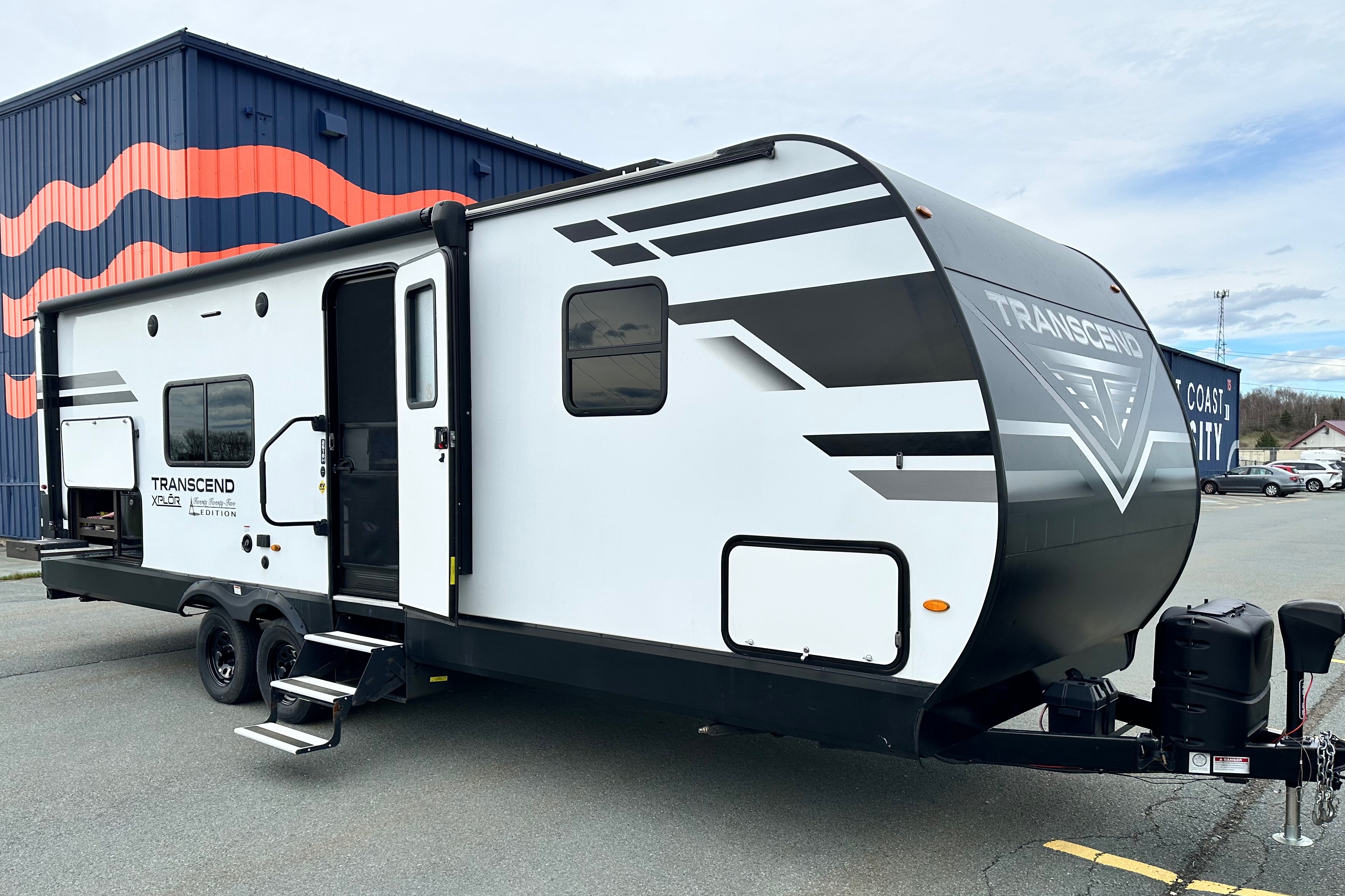 Chris's 2022 Grand Design Transcend Explor  261BH Travel Trailer