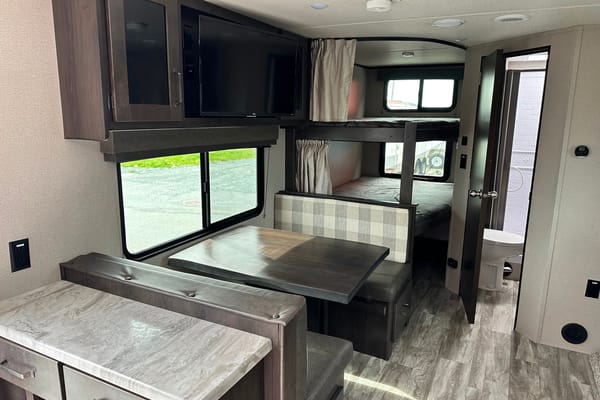 Chris's 2022 Grand Design Transcend Explor 261BH Travel Trailer
