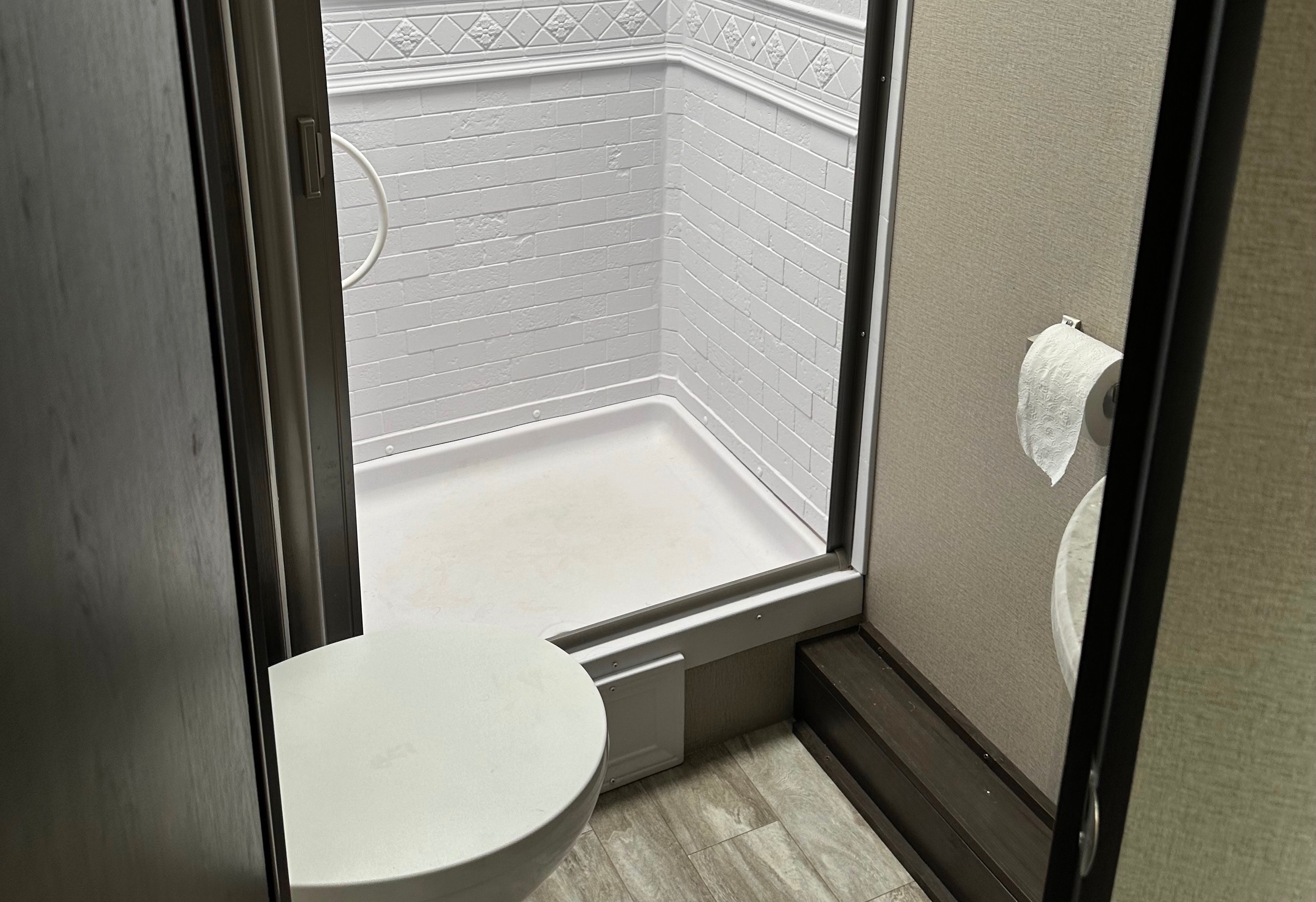 Chris's 2022 Grand Design Transcend Explor  261BH Travel Trailer