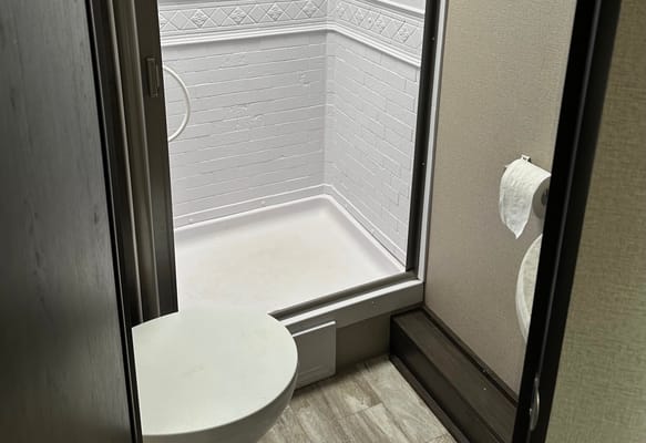 Chris's 2022 Grand Design Transcend Explor 261BH Travel Trailer