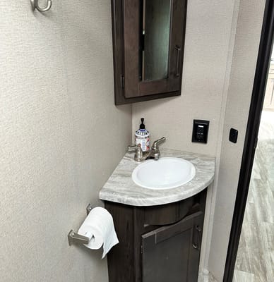 Chris's 2022 Grand Design Transcend Explor 261BH Travel Trailer