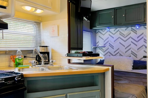 Gina's Dutchmen sport 2004 Travel Trailer
