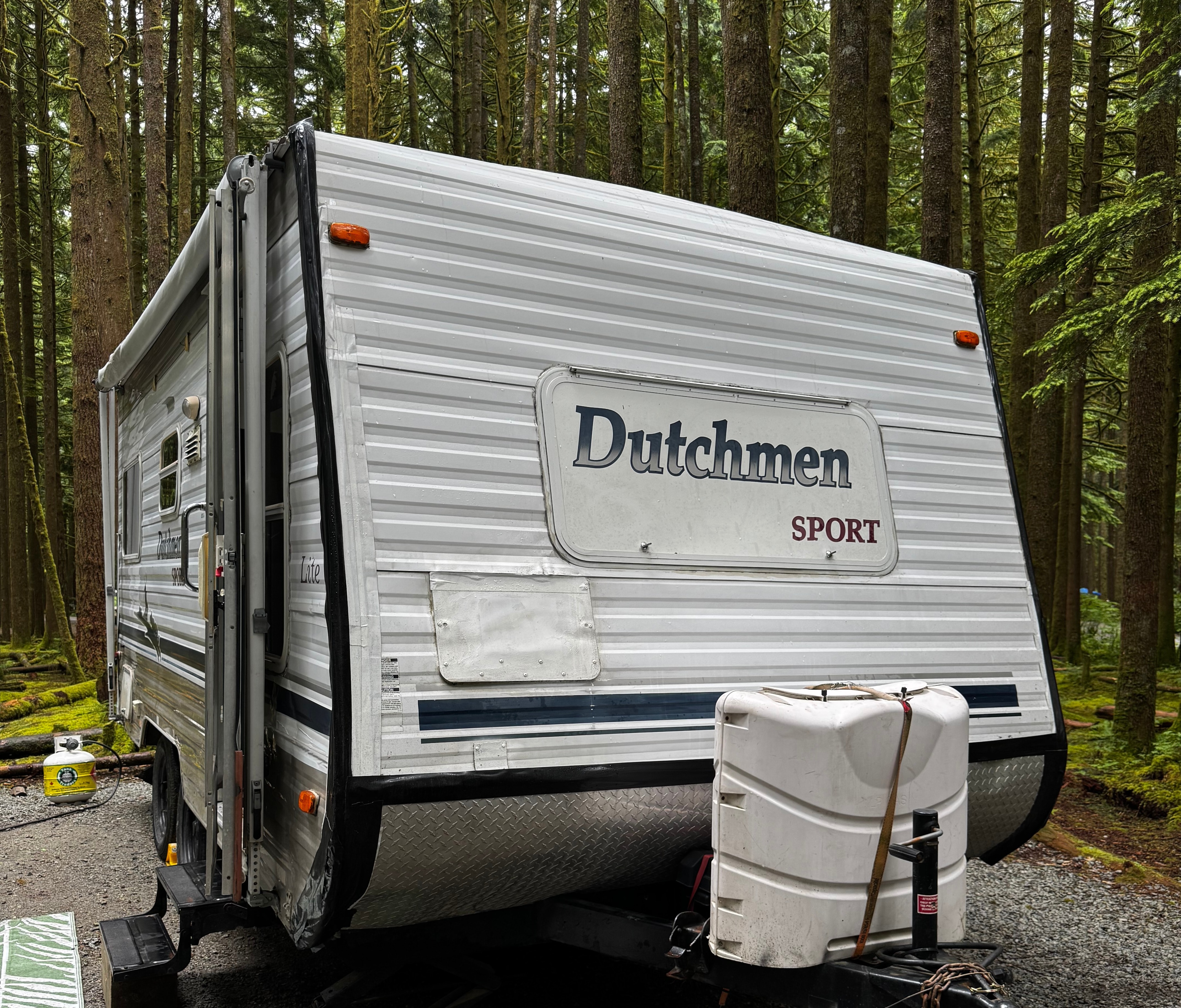 Gina's Dutchmen sport  2004 Travel Trailer