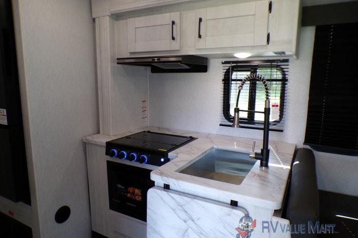 Fully Stocked - 2026 East to West Entrada Class C 2800S