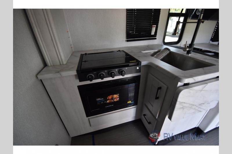 Fully Stocked - 2026 East to West Entrada Class C 2800S