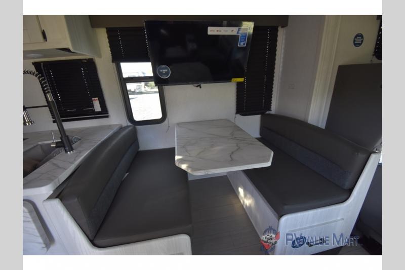 Fully Stocked - 2026 East to West Entrada Class C 2800S