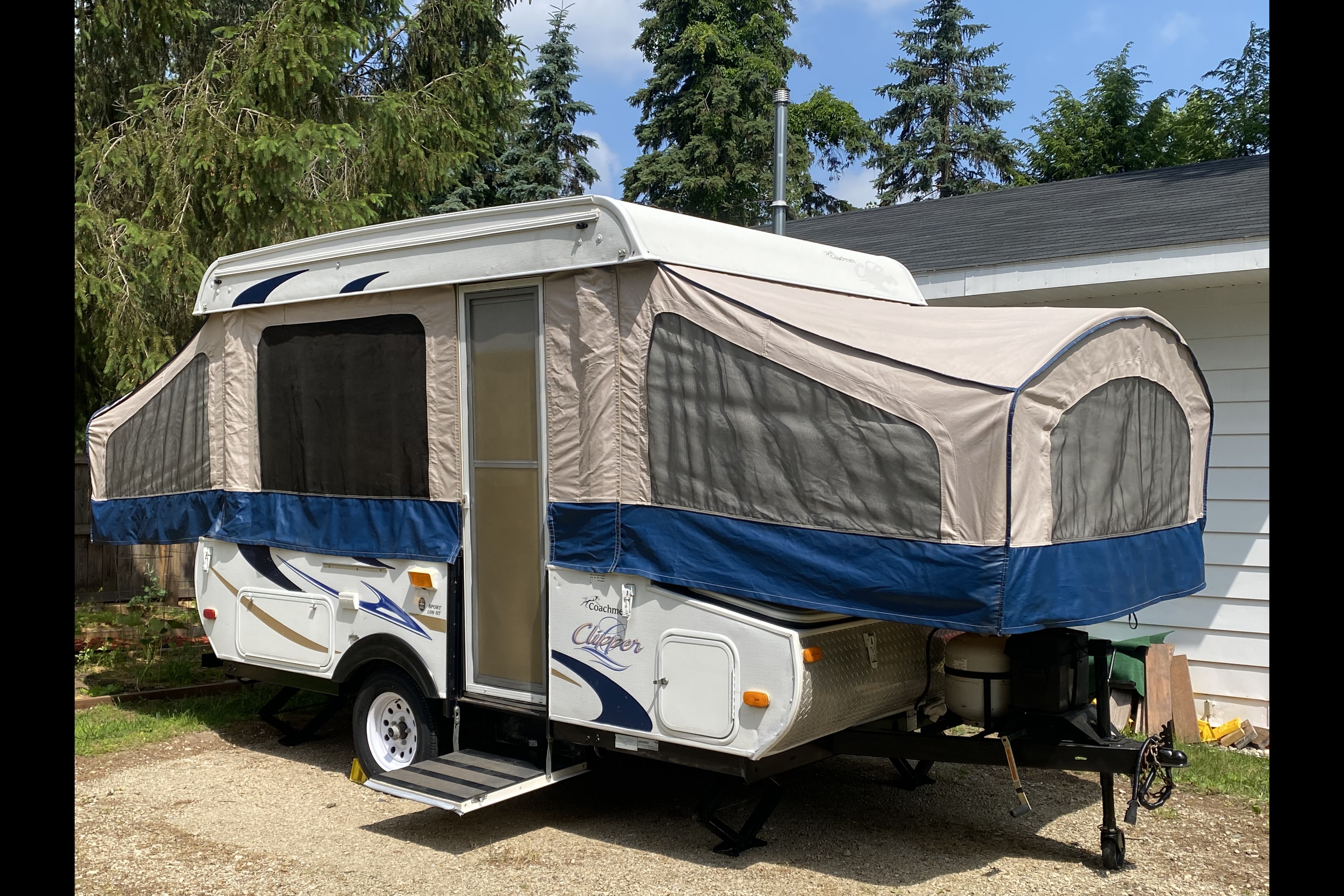 2012 Coachmen Clipper