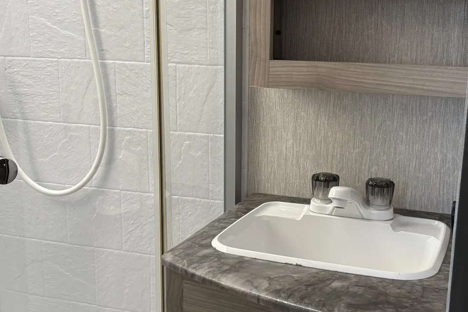 "Thompson" Modern Interior Sleeps 4 (LFWL2064)
