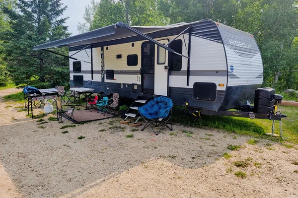 2022 Keystone Hideout Travel Trailer sleeps 10