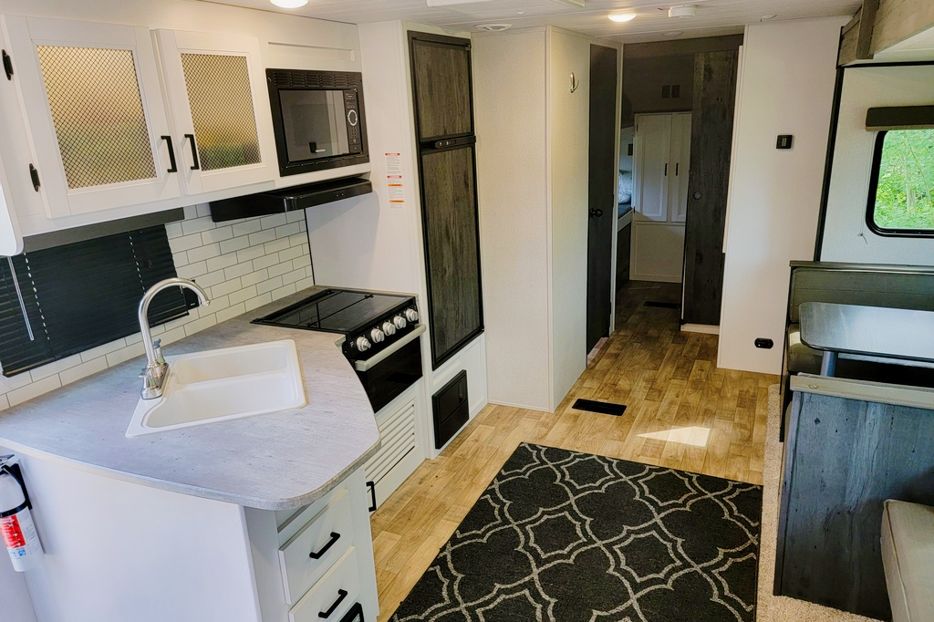 2022 Keystone Hideout Travel Trailer sleeps 10