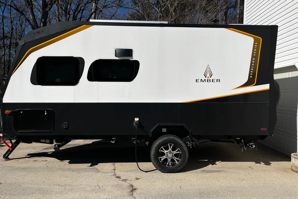 Ember Outlander Boondocker 170mrb Travel Trailer