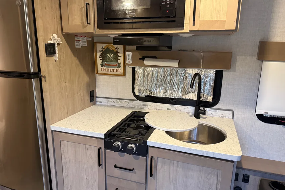 Ember Outlander Boondocker 170mrb Travel Trailer