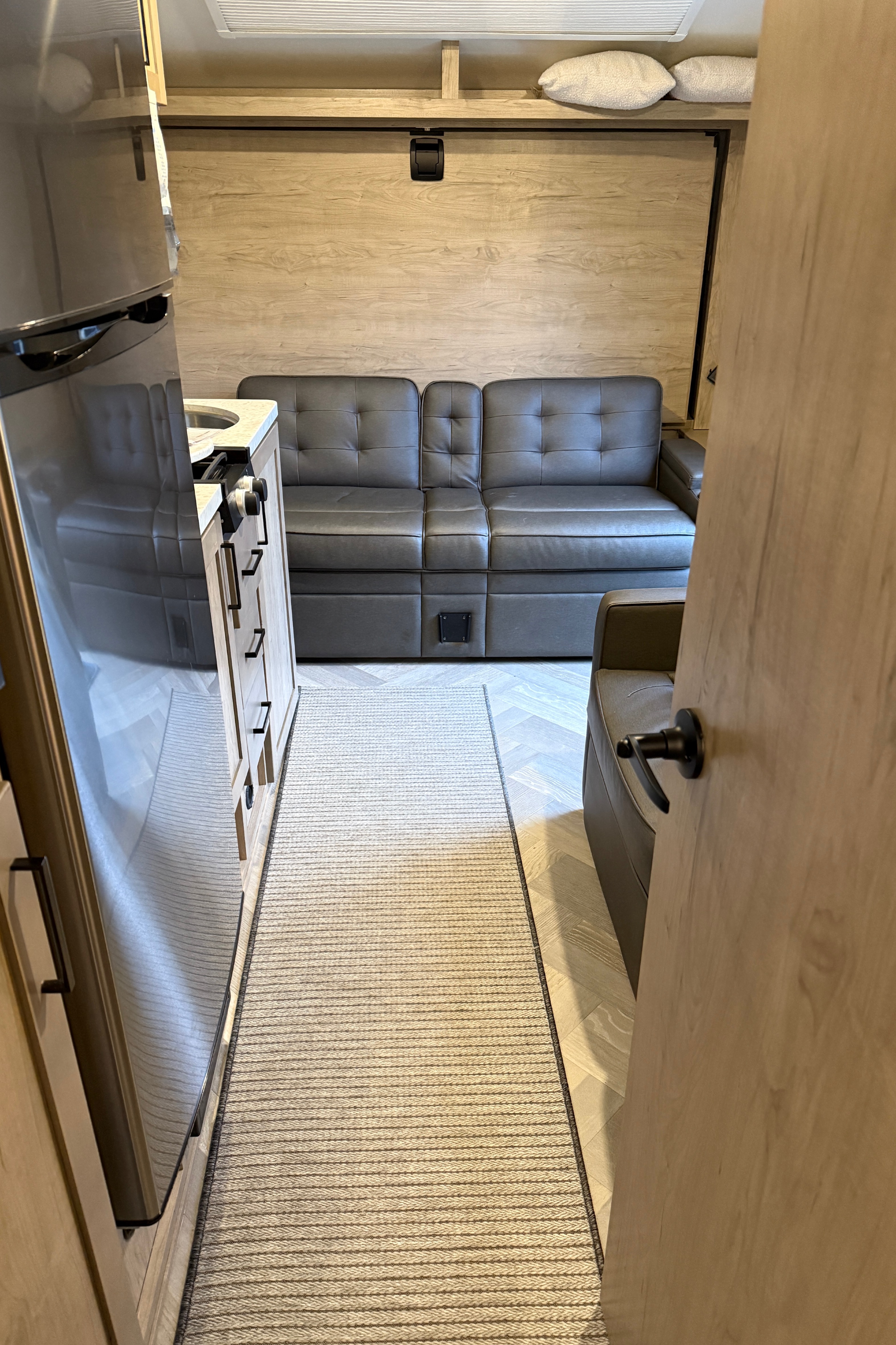 Ember Outlander Boondocker 170mrb Travel Trailer