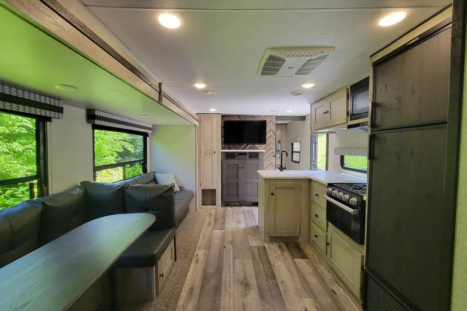 Spacious & Comfortable KZ Connect- Your perfect home on wheels!