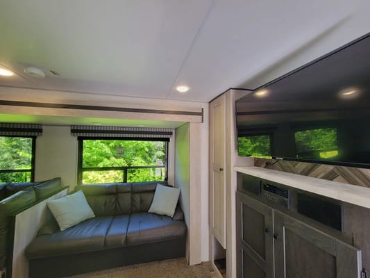 Spacious & Comfortable KZ Connect- Your perfect home on wheels!