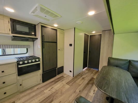 Spacious & Comfortable KZ Connect- Your perfect home on wheels!