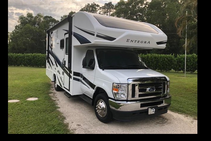 Brand New, Fun and Easy to handle! Entegra Odyssey! 24' and easy to handle SE Class C