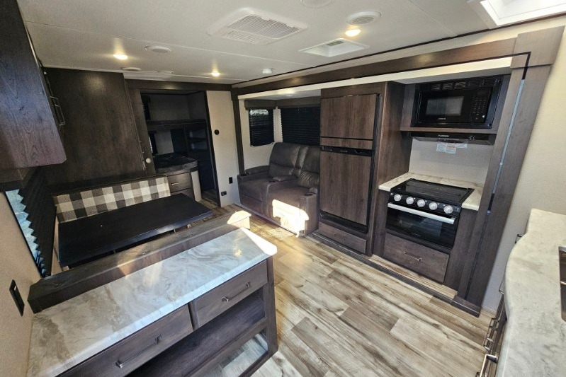 Say hello to "Courage"! Our 23 Grand Design Transcend XPLOR 297QB! Located near Table Rock Lake, Branson Missouri & Lake Of The Ozarks