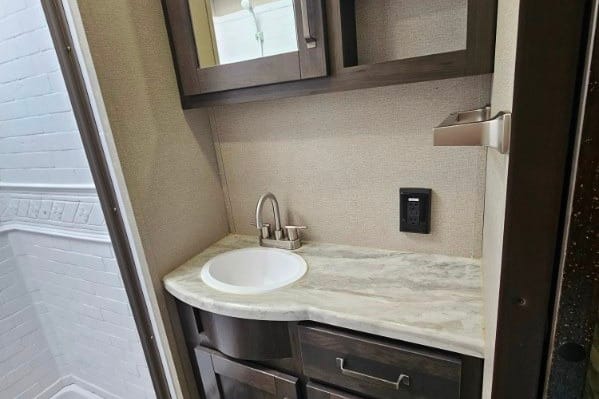 Say hello to "Courage"! Our 23 Grand Design Transcend XPLOR 297QB! Located near Table Rock Lake, Branson Missouri & Lake Of The Ozarks