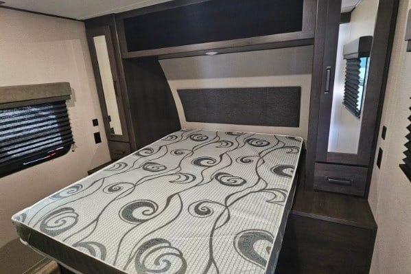 Say hello to "Courage"! Our 23 Grand Design Transcend XPLOR 297QB! Located near Table Rock Lake, Branson Missouri & Lake Of The Ozarks