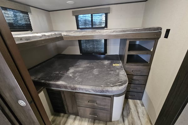 Say hello to "Courage"! Our 23 Grand Design Transcend XPLOR 297QB! Located near Table Rock Lake, Branson Missouri & Lake Of The Ozarks