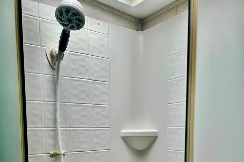 *Turn key* Fully loaded Luxury Rental*  32’ Sunvalley *Delivery Only