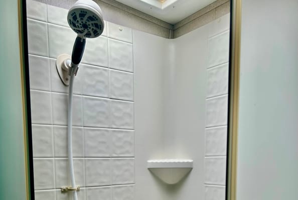 *Turn key* Fully loaded Luxury Rental* 32’ Sunvalley *Delivery Only