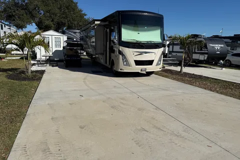 Family Motorhome at Sun Outdoors Sleeps 8! RV stays on Annual Lot
