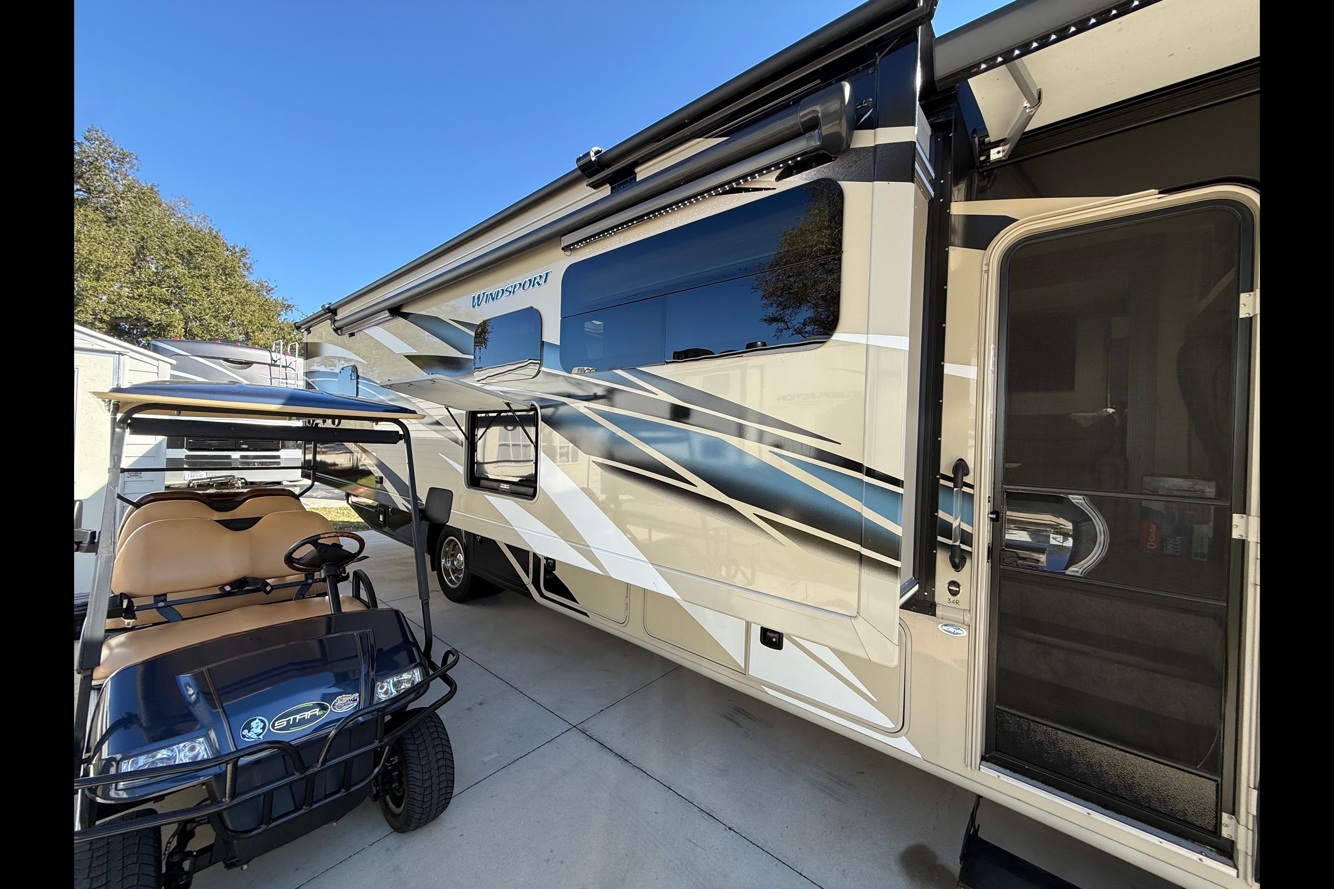 Family Motorhome at Sun Outdoors Sleeps 8! RV stays on Annual Lot