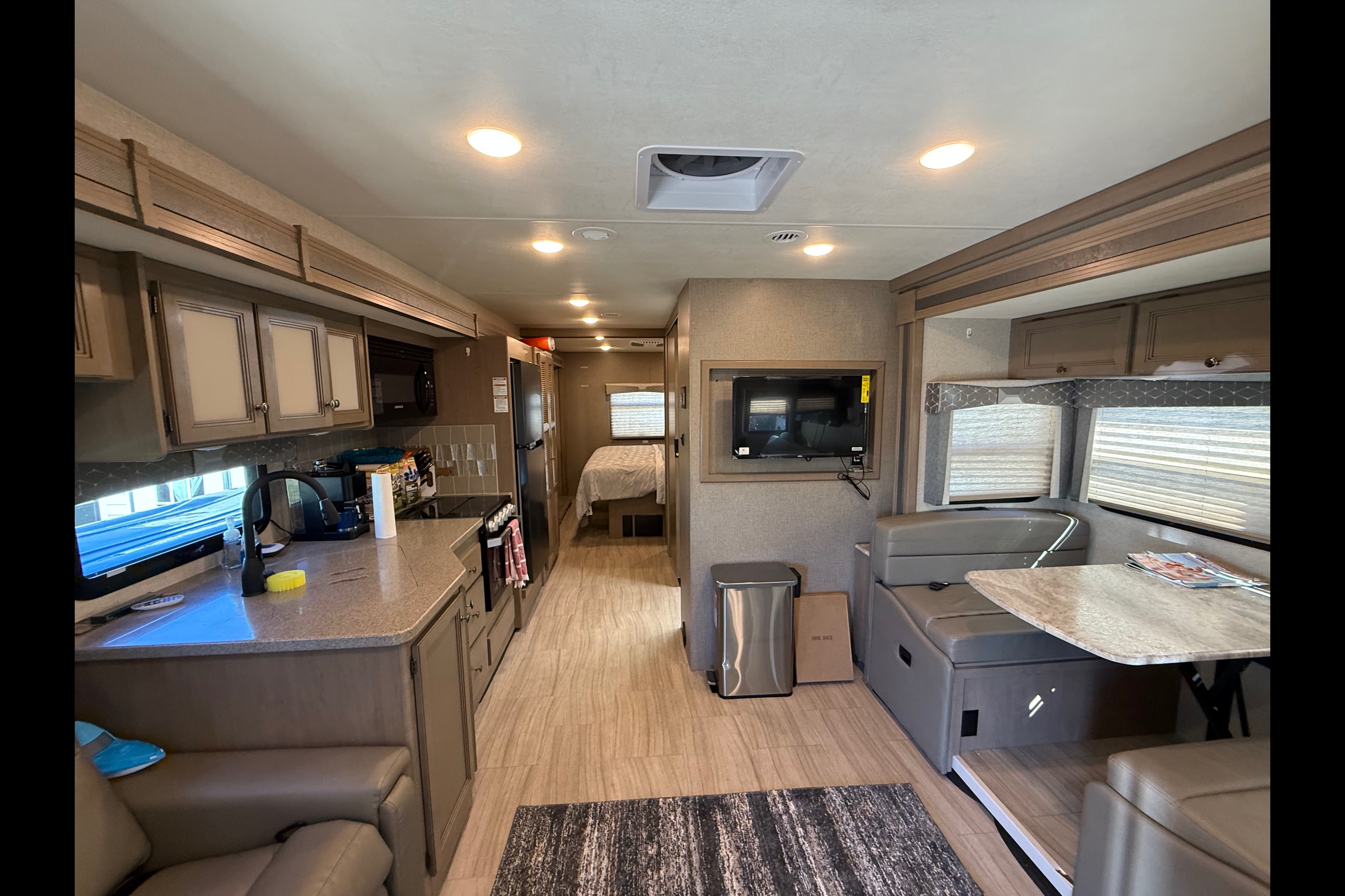 Family Motorhome at Sun Outdoors Sleeps 8! RV stays on Annual Lot