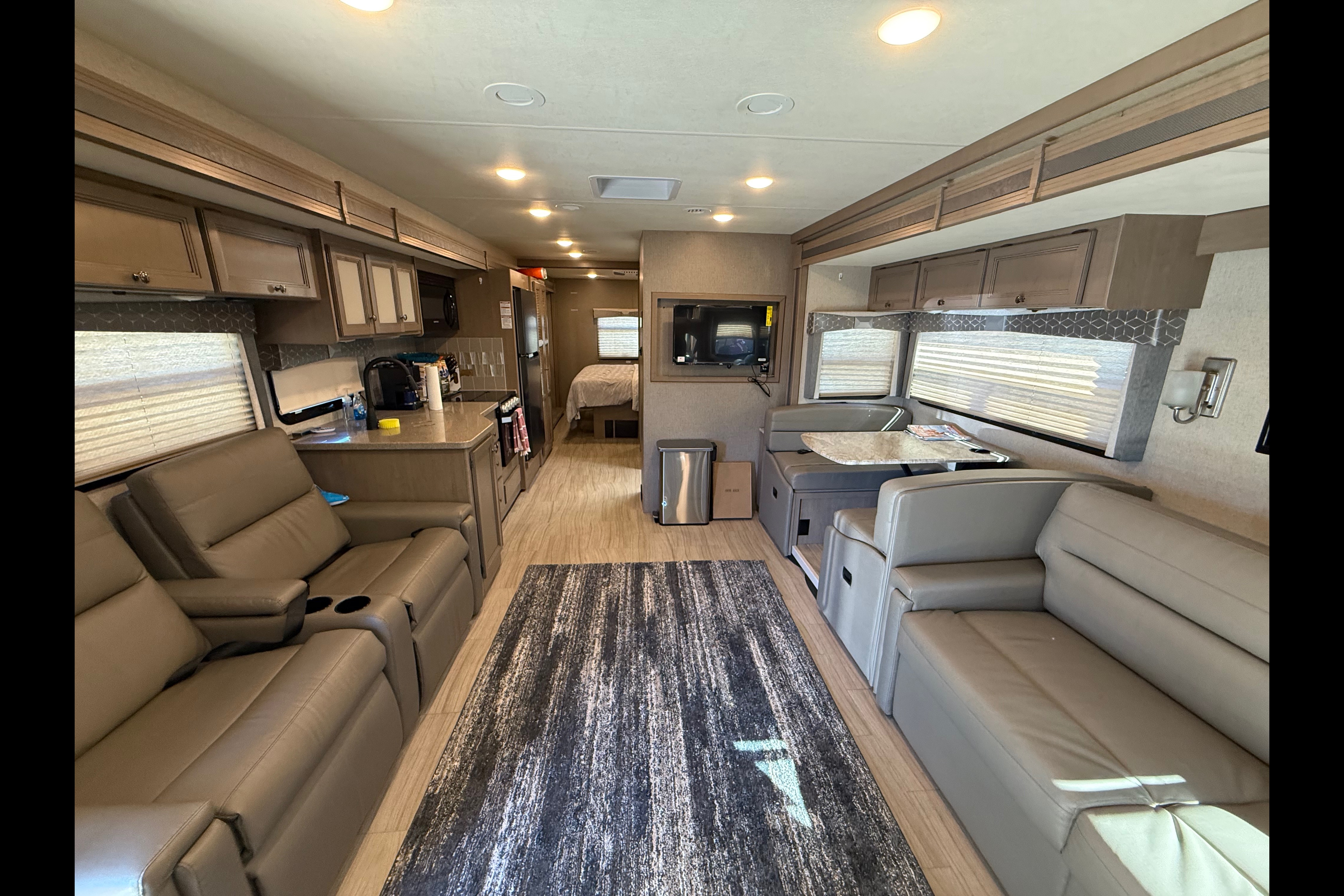 Family Motorhome at Sun Outdoors Sleeps 8! RV stays on Annual Lot