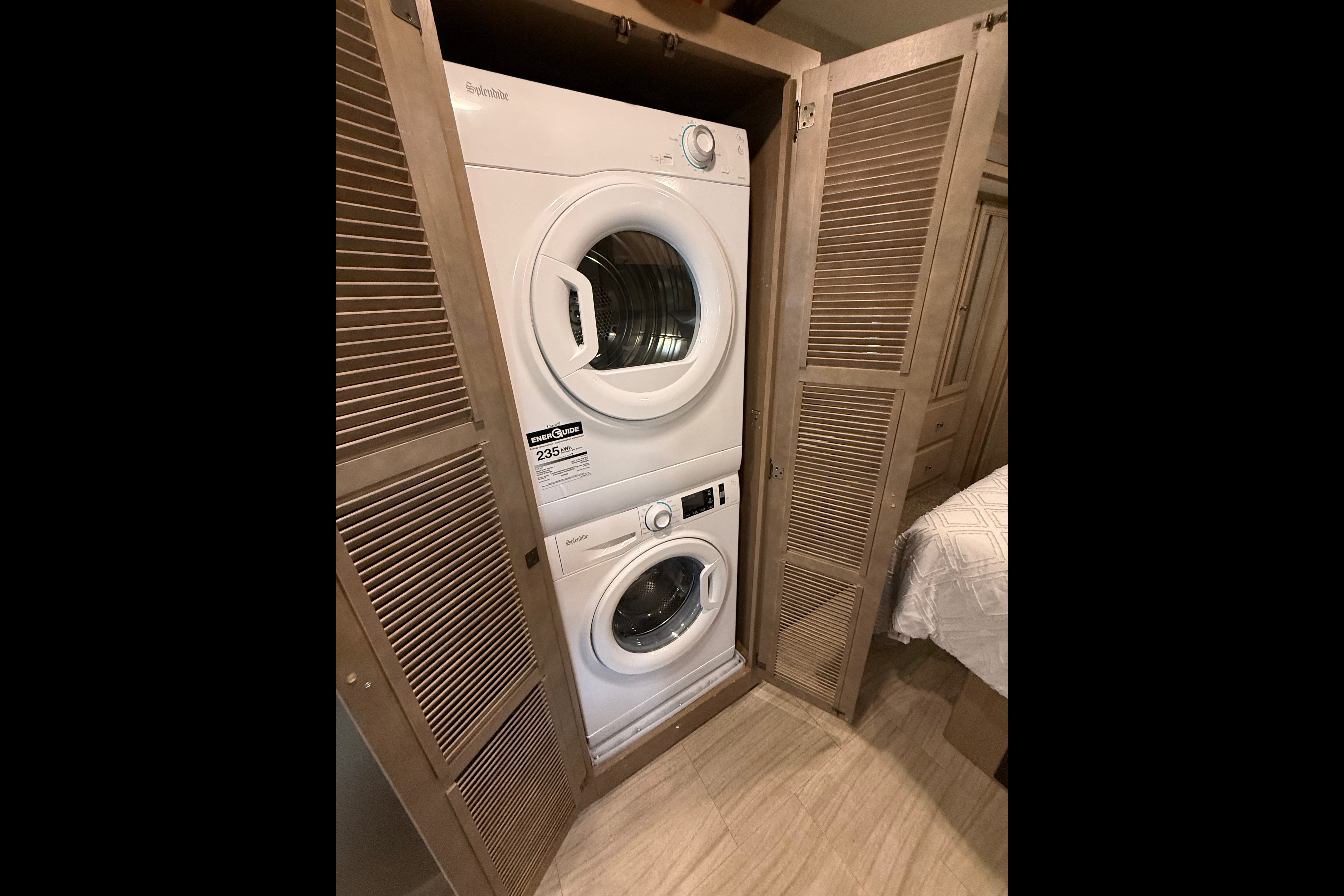 Family Motorhome at Sun Outdoors Sleeps 8! RV stays on Annual Lot