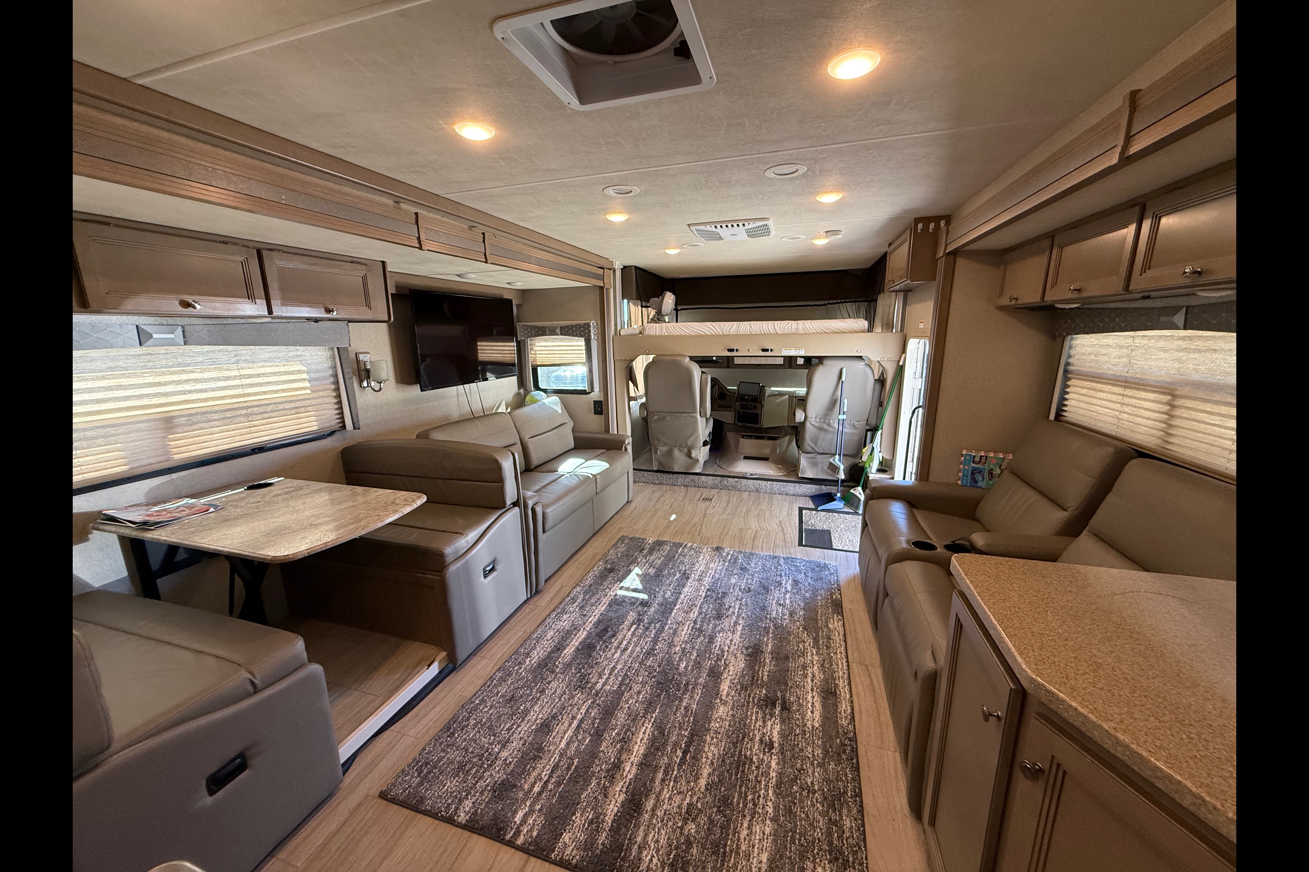 Family Motorhome at Sun Outdoors Sleeps 8! RV stays on Annual Lot