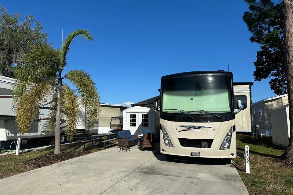 Family Motorhome at Sun Outdoors Sleeps 8! RV stays on Annual Lot
