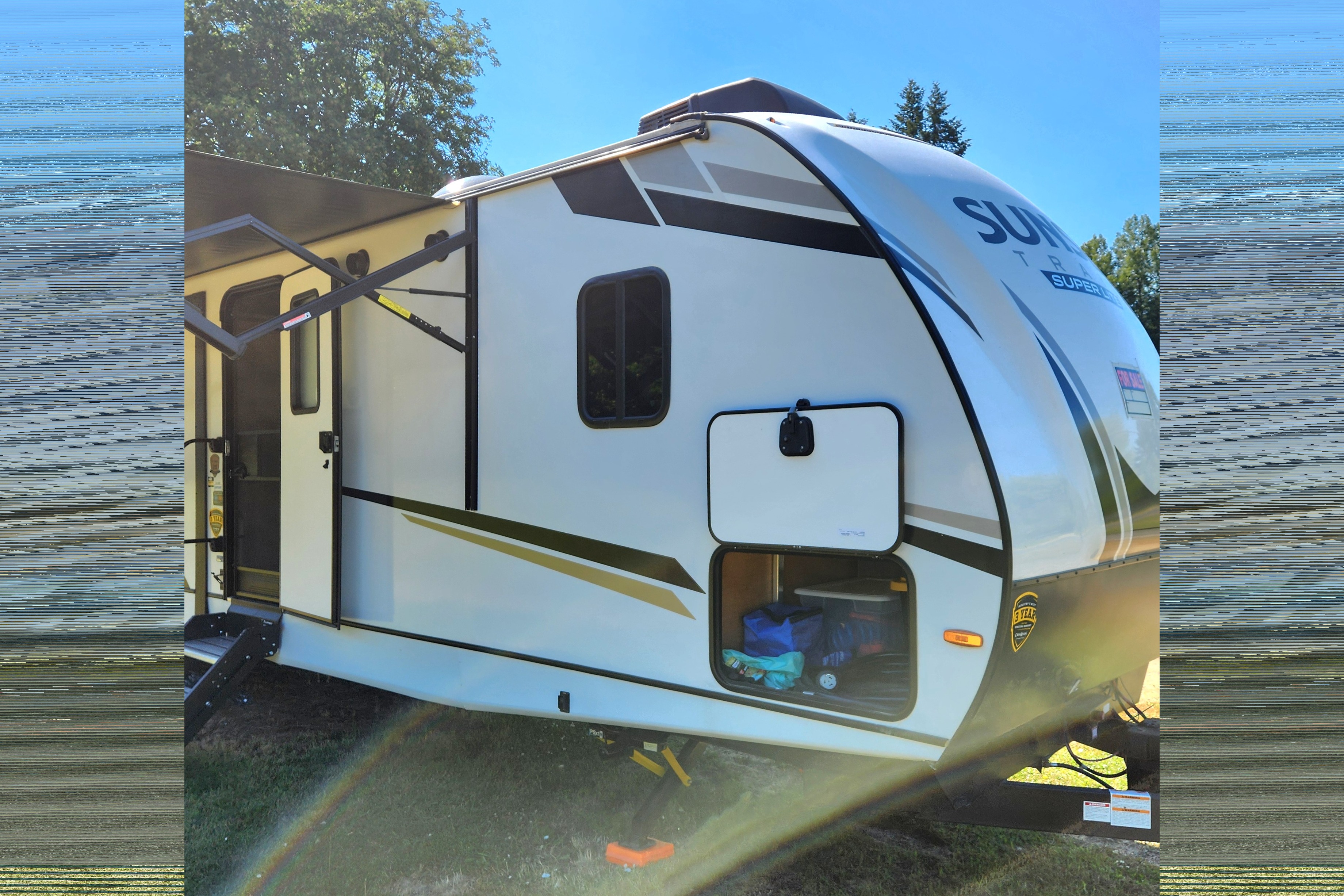 Expedition- 38 ft 2 Bedroom 1.5 bath Luxury 4 season Loaded Travel Trailer
